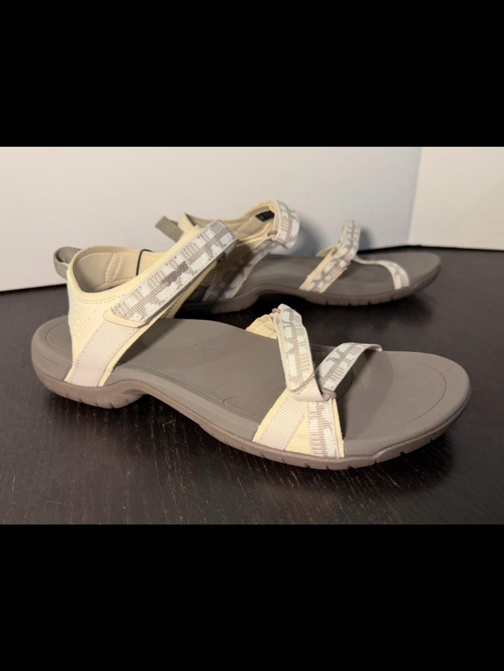 New NWOB Teva Verra Sport Sandals Beige/White Womans 10M